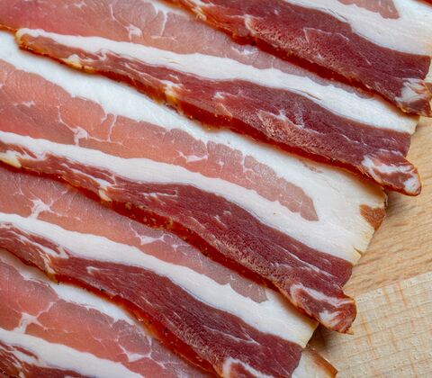 Tørsaltede bacon i skiver 