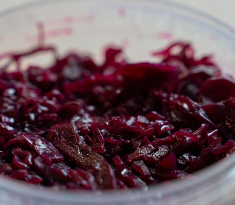 Hjemmesyltede rødkål i solbærsaft